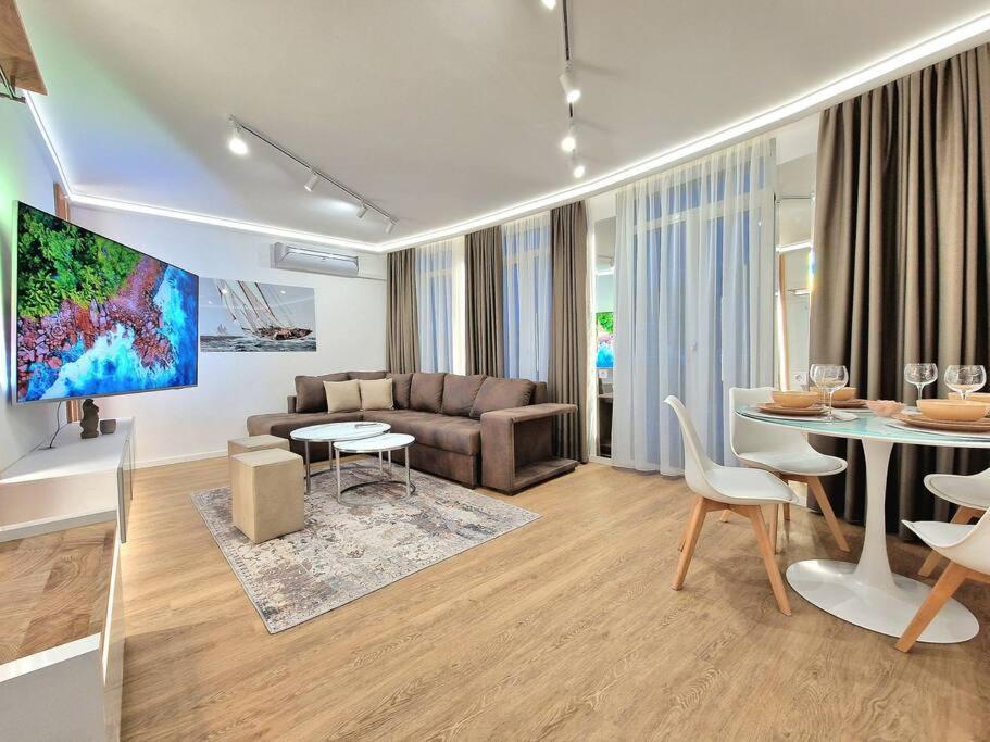 Luxury Apartment. 75 Inches Tv Varna Eksteriør bilde