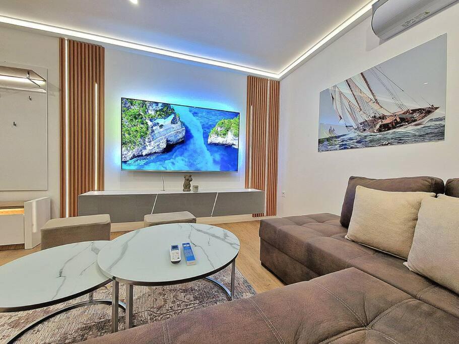 Luxury Apartment. 75 Inches Tv Varna Eksteriør bilde